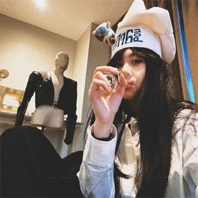伴游女王